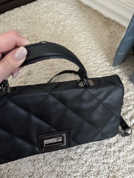 Сумка жіноча з довгим ланцюжком