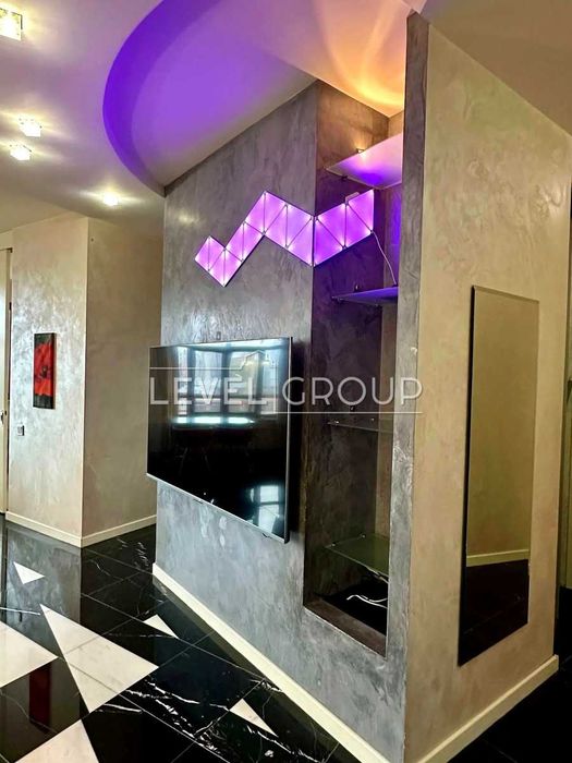 чудова квартира з паркінгом та бомбосховищем