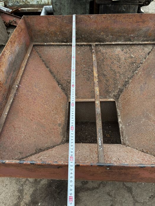 Металеві прийомні бункери накопичувачі для зерна тирси пелет