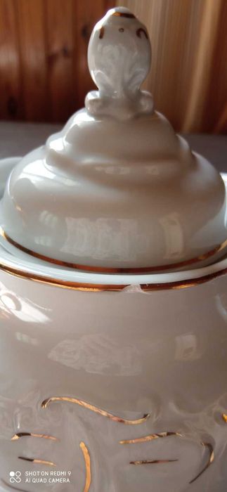 Zestaw porcelany Wałbrzych widoczny na zdjęciu