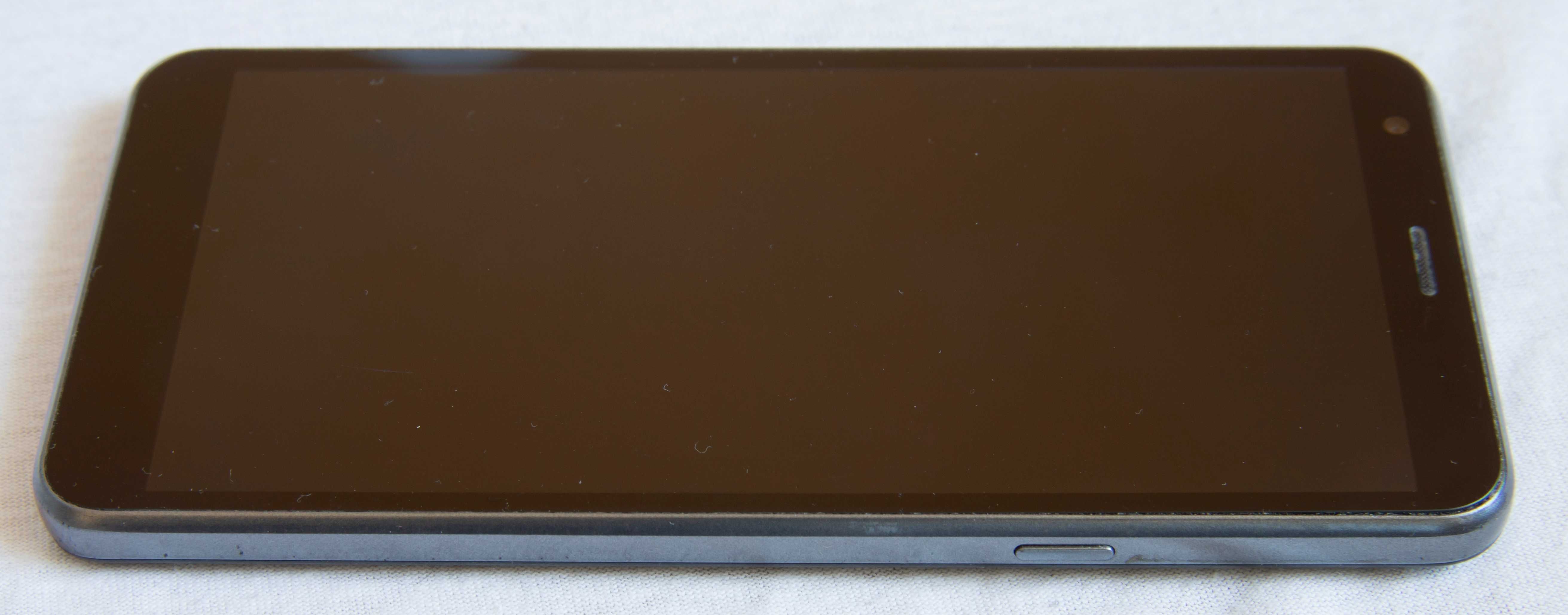 Telefon smartfon LG K30