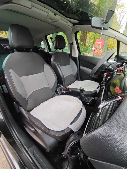 Продається Citroën C3, 2011 рік, чорний колір, надійний та економний.