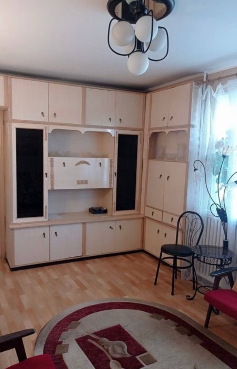 Сдам 2 кв ХТЗ, 25 - больн, Индустр. р- н, 6000 гр.