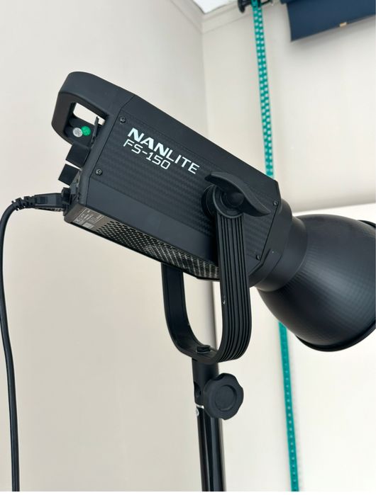 Постійне світло Nanlite FS-150 LED AC Monolight