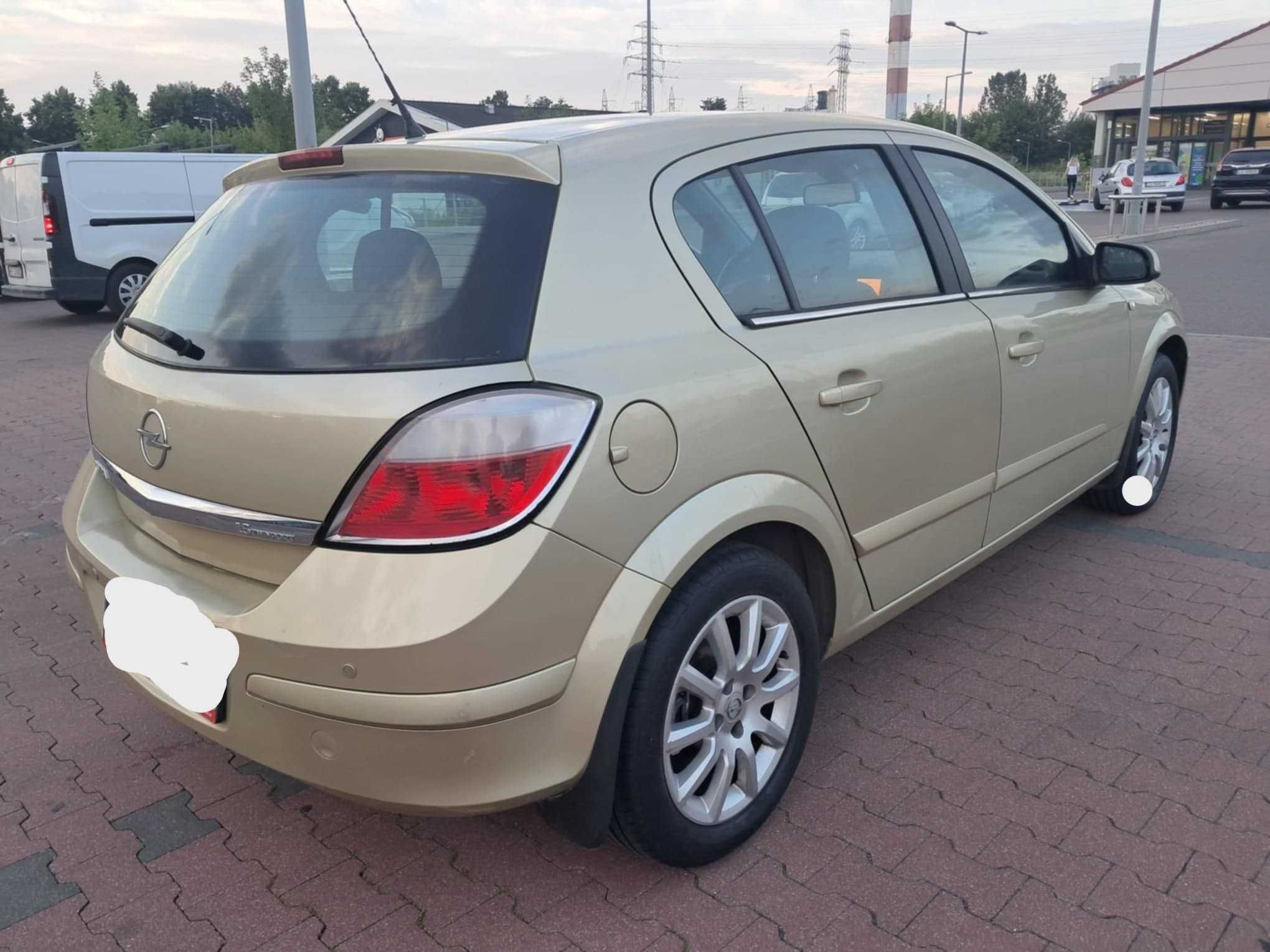OPEL  ASTRA H 2004 r  1,6 B+GAZ 5 drzwi HATCHBACK