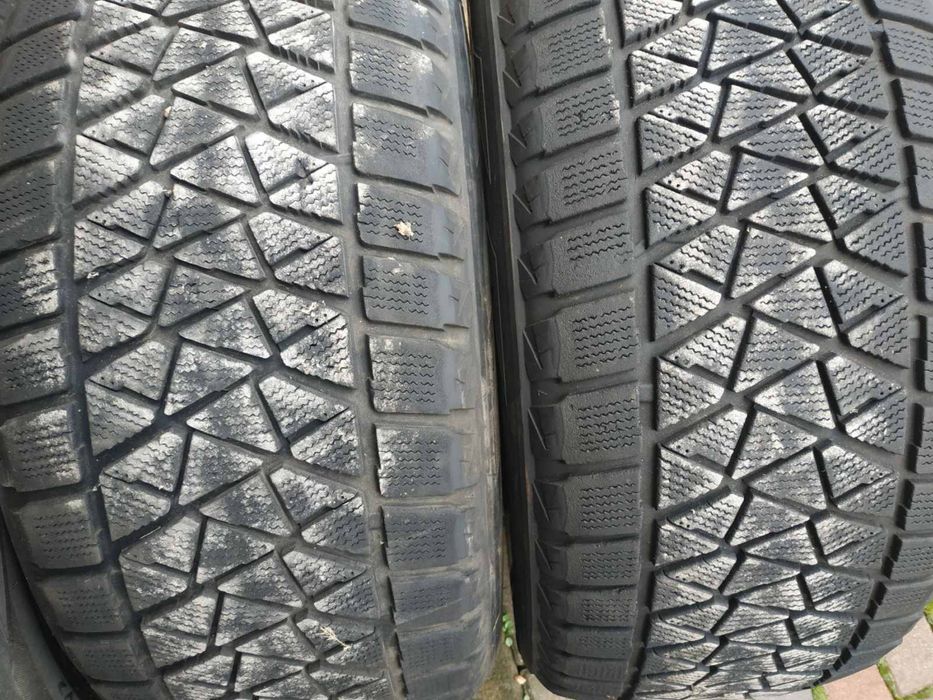 Резина зимова Bridgestone Blizzak DM-V2 285\50 R20
