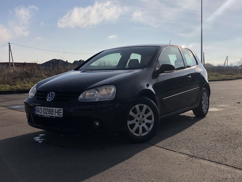 Продам VOLKSWAGEN GOLF V 1.6 mpi(купе).