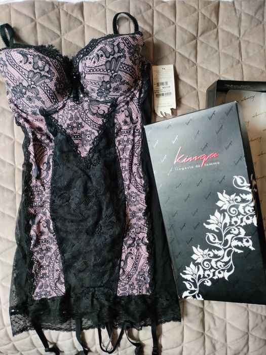 Gorset firmy Kinga +stringi nowy  roz.E70