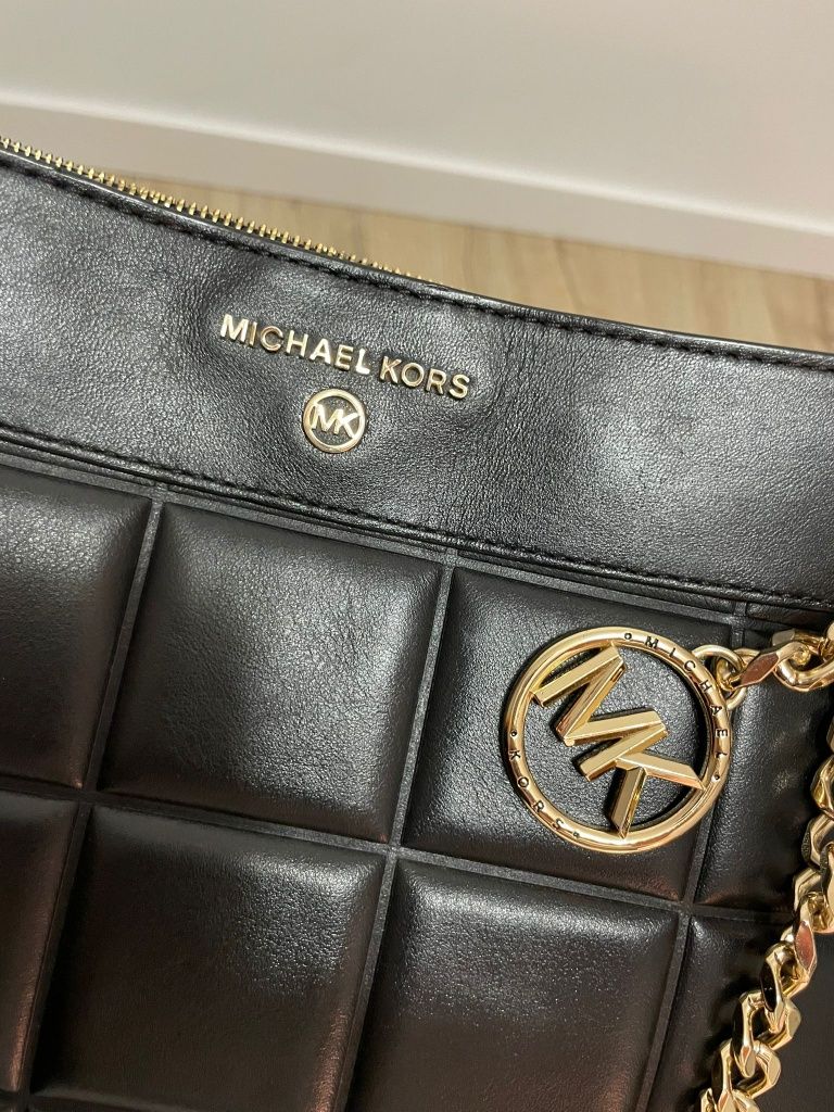 Czarna torebka skórzana Michael Kors