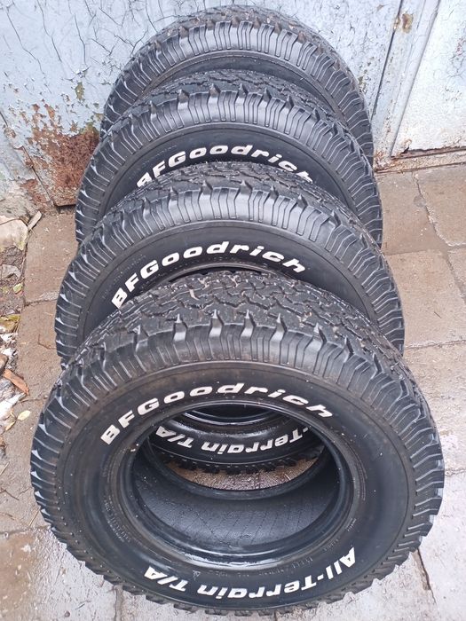 Продам комплект грязевой резины 5шт BFGoodrich 265/75 R16