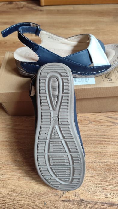 Letnie buty na koturnie