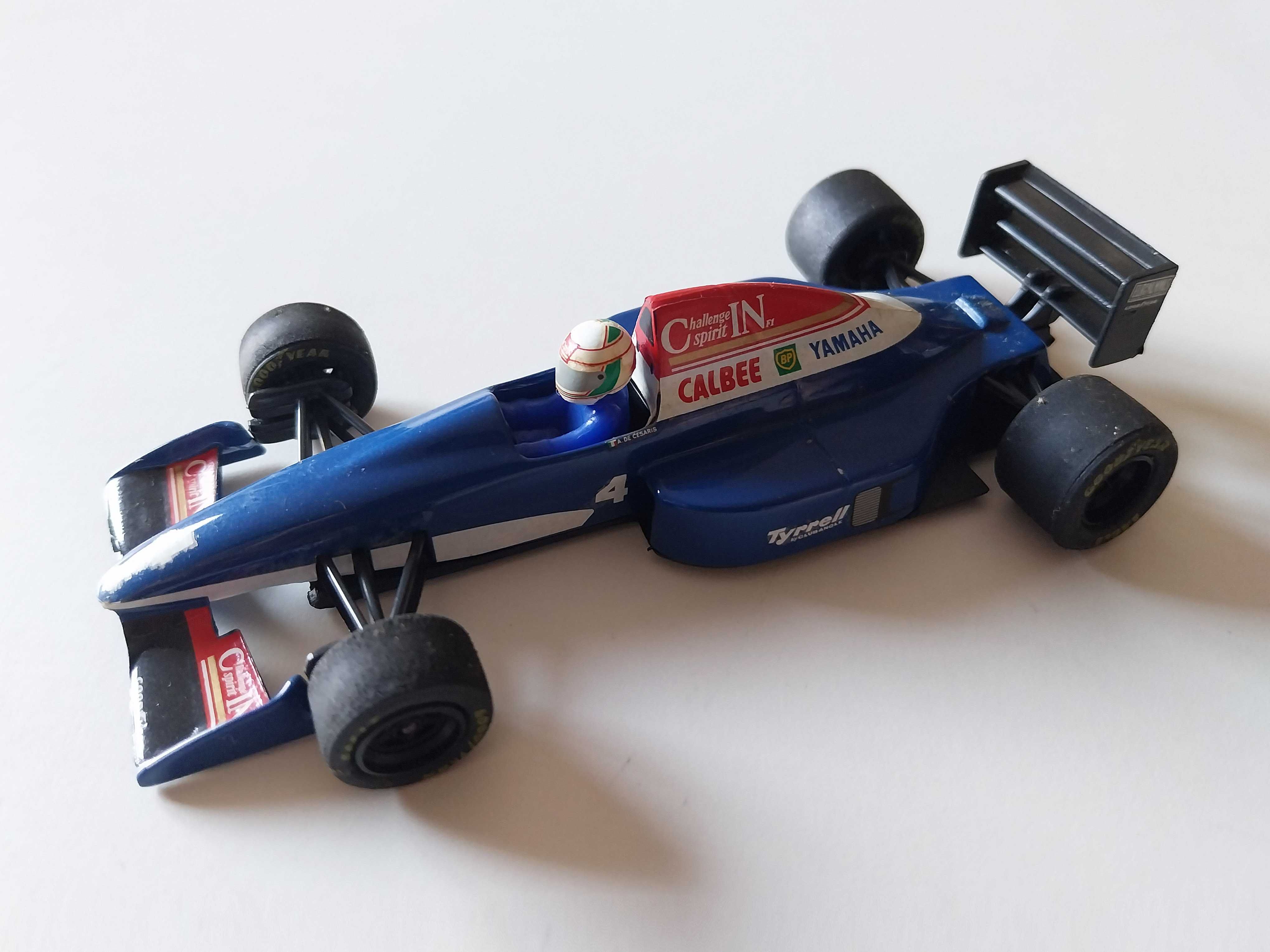 miniatura 1/43 TYRRELL 020C Andrea De Cesaris (1992) | edição Onyx