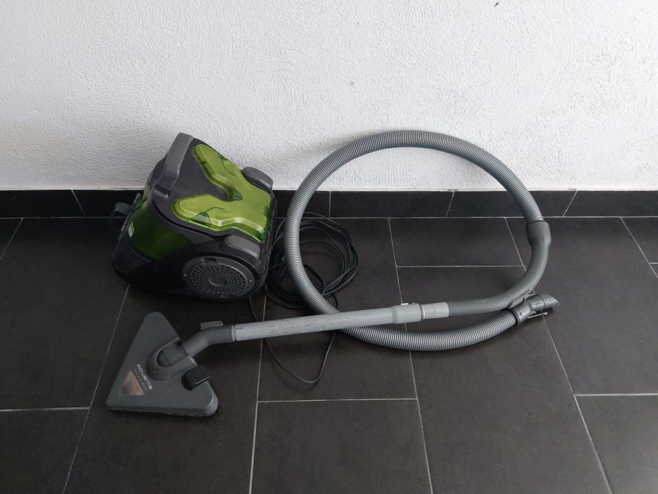 Aspirador Rowenta RO665201 a funcionar, com acessórios. Ler descrição