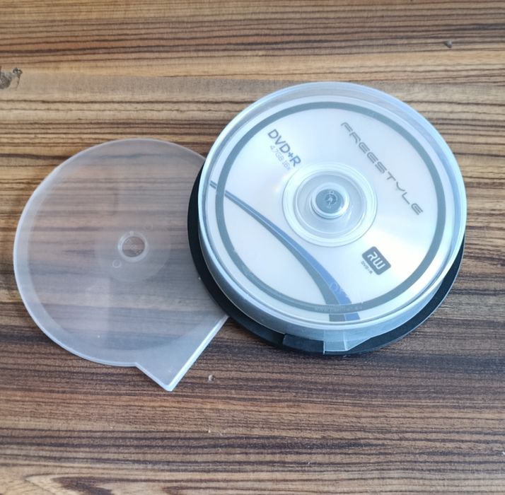 Czyste płyty DVD do nagrywania 14szt + pudelko