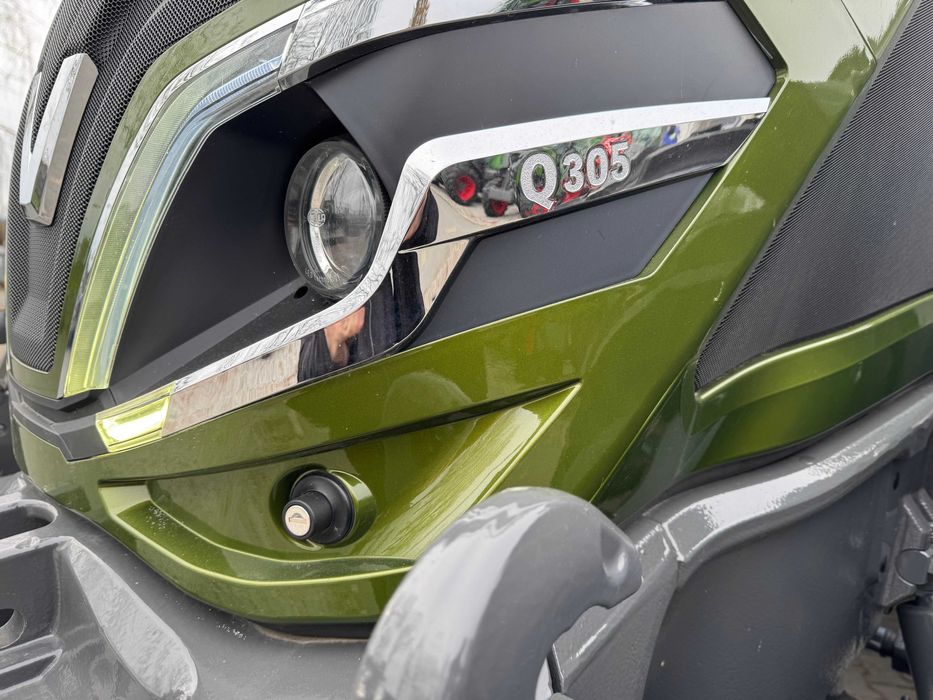 Ciągnik rolniczy Valtra Q305