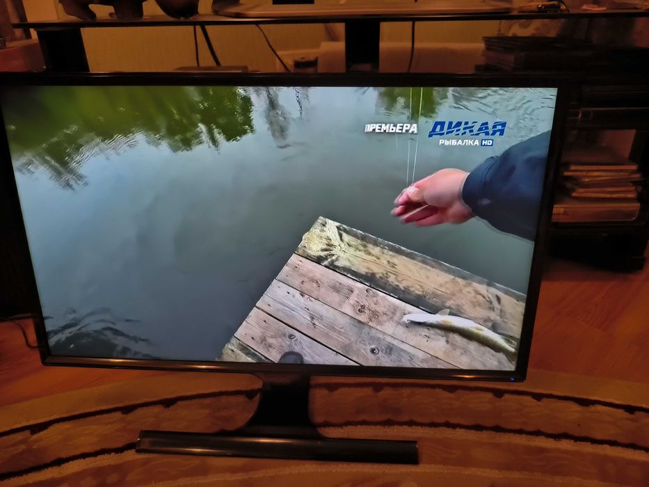 Монитор Samsung 27 широкоформатный, в хорошем состоянии