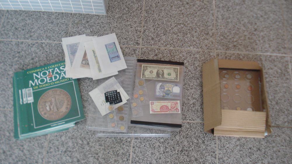 Conjunto notas e moedas Planeta Agostoni
