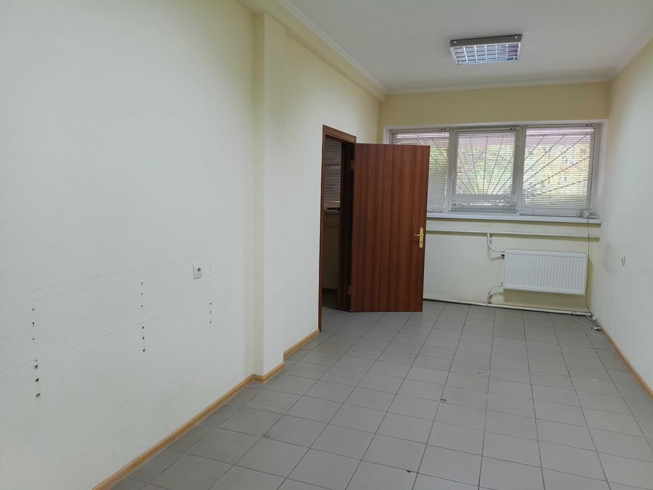Офіс 52кв.м та менше на Борщагівки, 1 поверх.