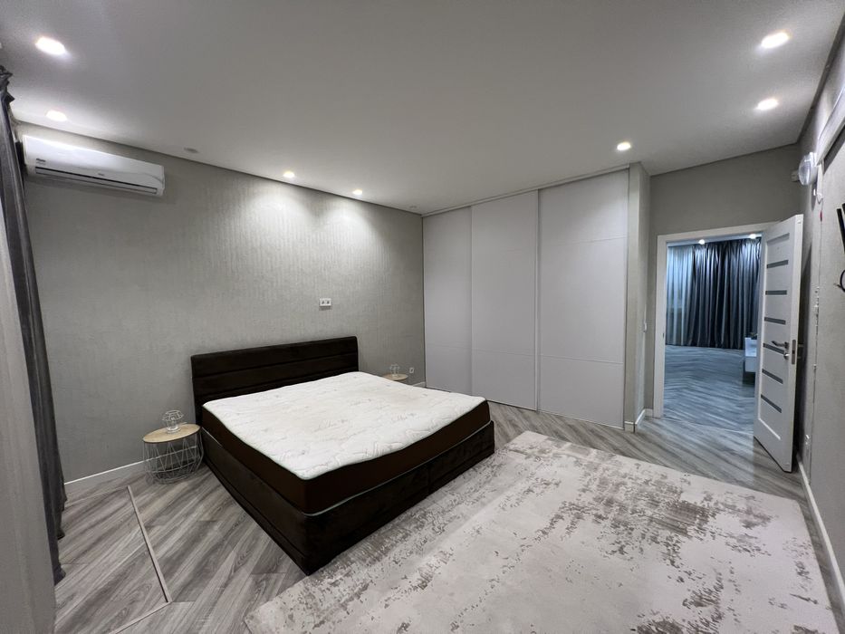 Продаж 4 кімнатноі квартири