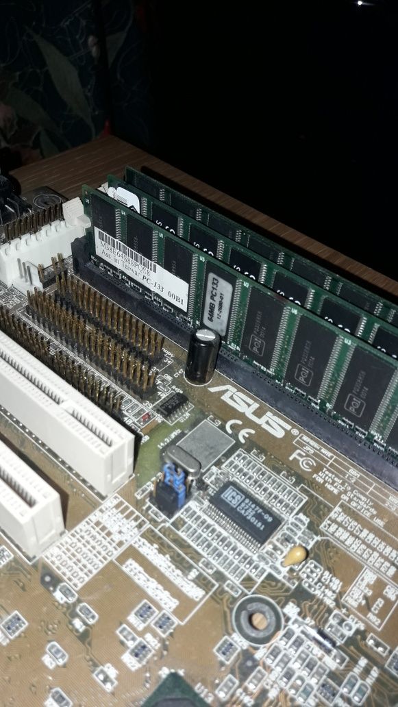 Płyta główna z procesorem Intel i 3 listwy Ramu