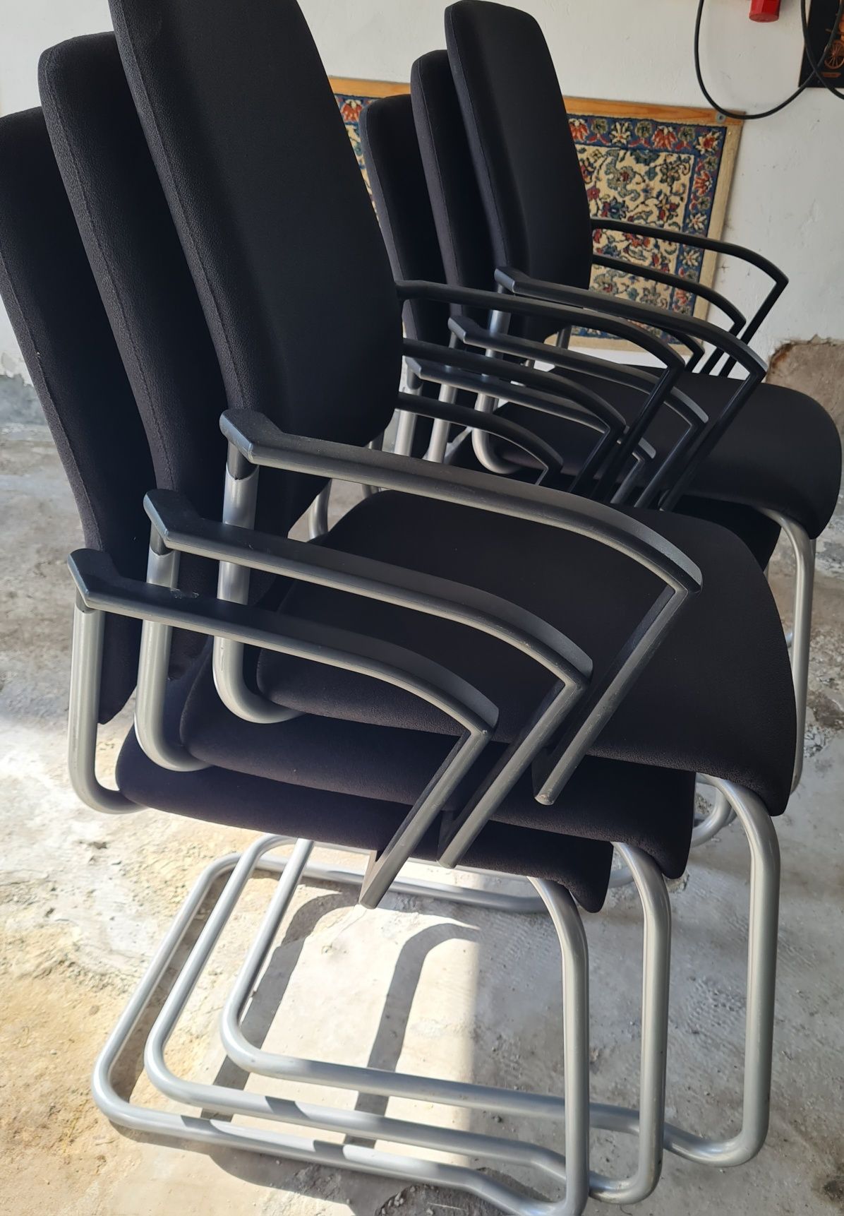 Krzesła biurowe metalowe. 6 sztuk.  CENA ZA KOMPLET