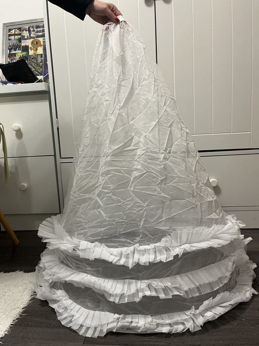 Довга весільна сукня