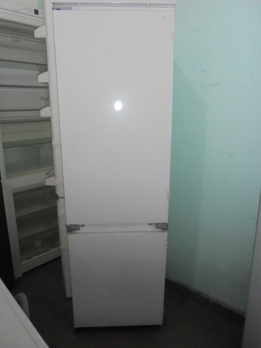 Frigorifico encastre - WHIRLPOOL -/ Bom estado / Com garantia