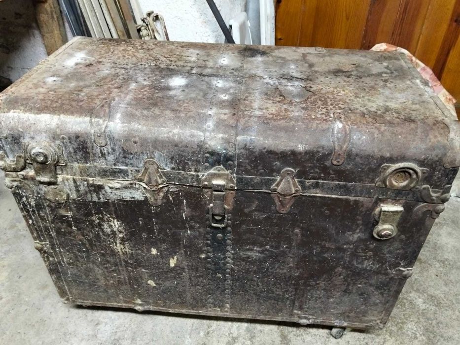 Baú Metálico Antigo — Original e Raro ANTIGUIDADES