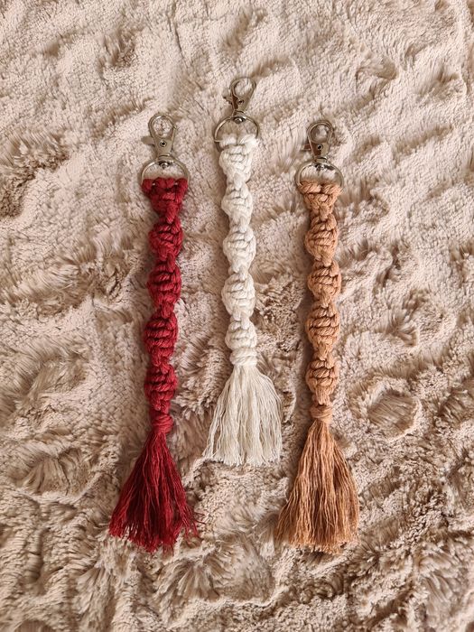 Porta-chaves em macramê feitos à mão