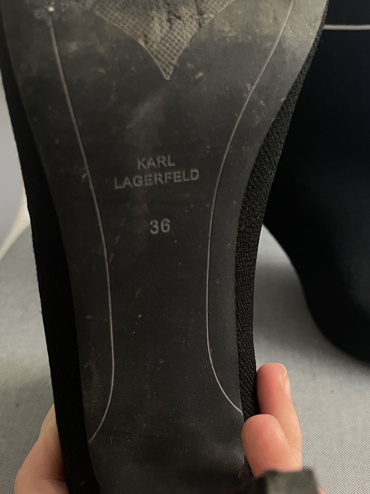 Karl Lagerfeld- eleganckie botki na obcasie