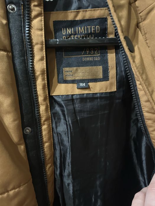 Продам куртку на хлопчика.