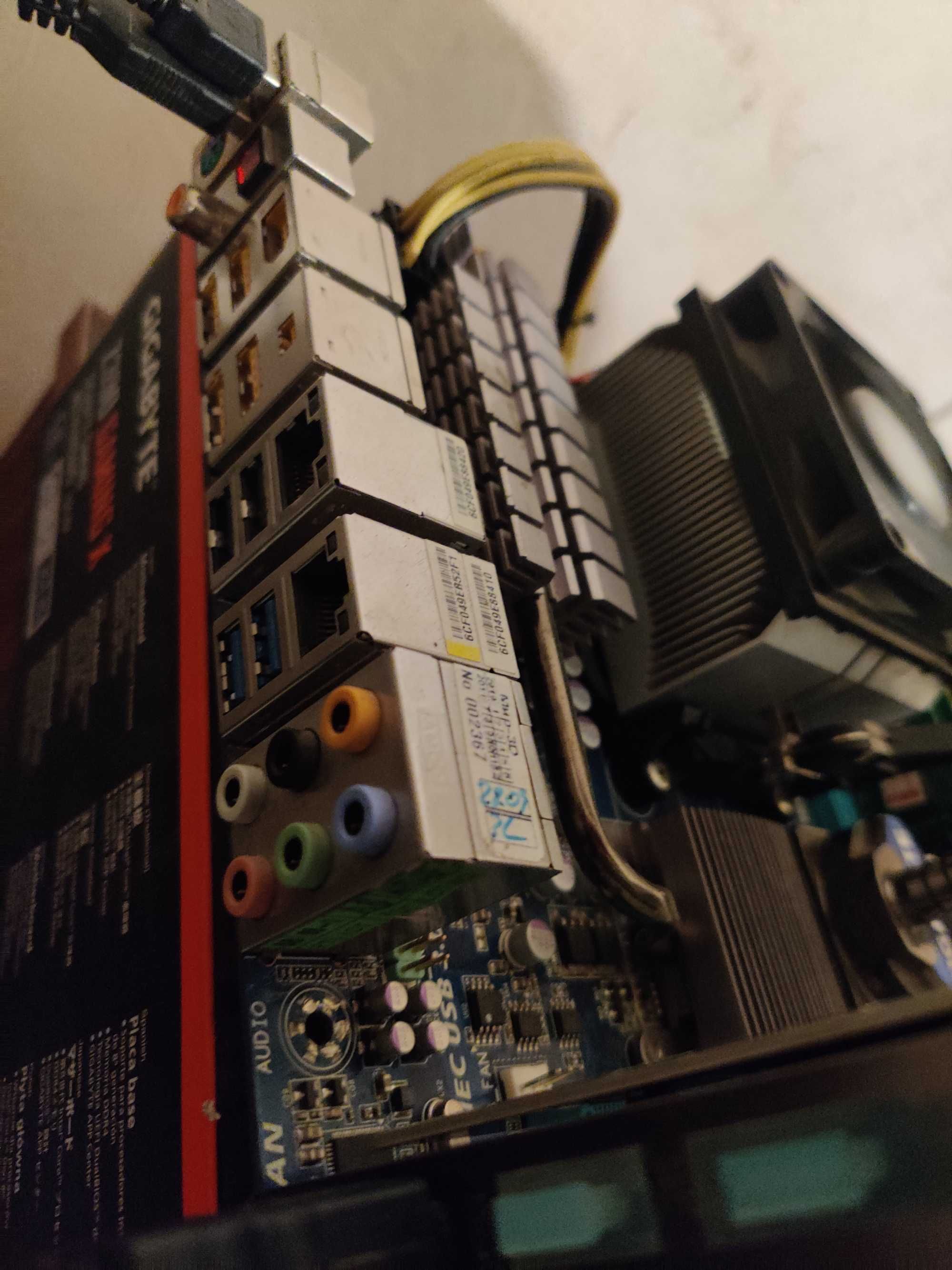 Материнская плата Gigabyte GA-890FXA-UD7 + Athlon2 X3 435 + 4Gb DDR3