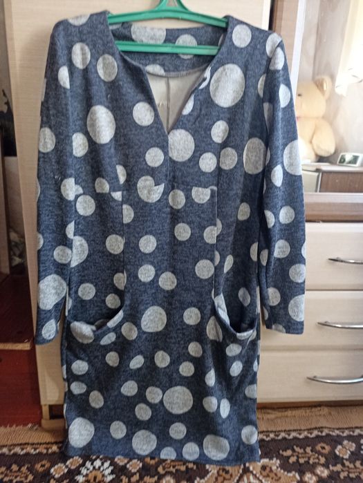 Женское платье  весна-осень.