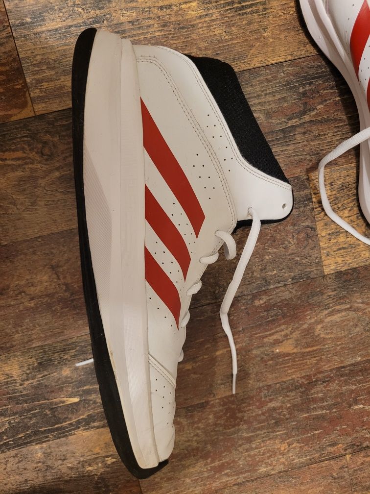 Buty do koszykówki Adidas Isolation 2