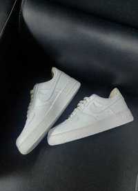 Tênis Nike branco, tamanho 37