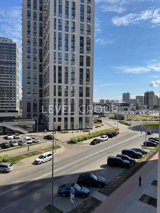 Продаж критого паркомісця В ЖК Варшавський, вул. О.Олеся 25