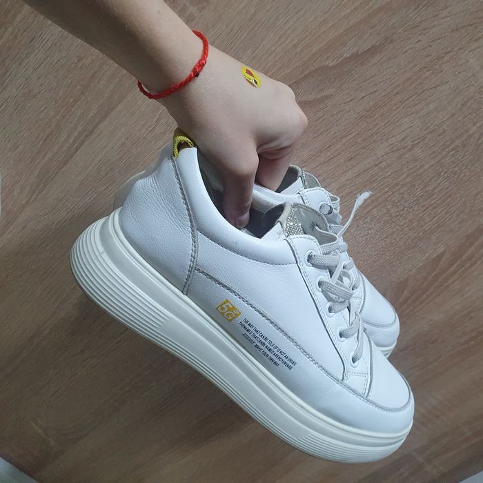 кросівки 39 розмір