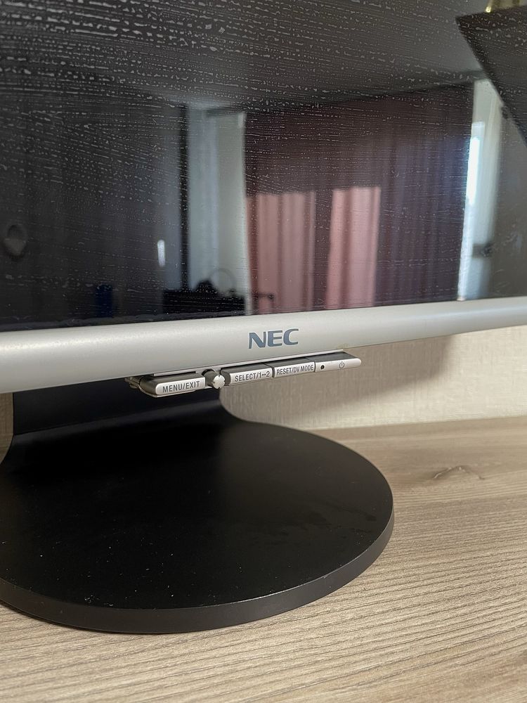 Монитор NEC MultiSync 20 WGX2 Pro
