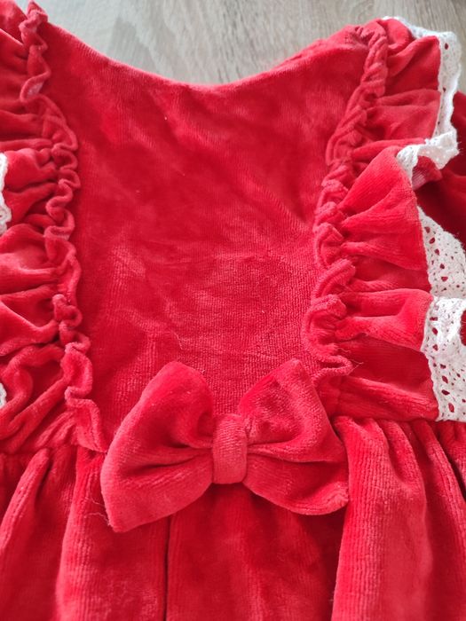 Elegancka Welurowa czerwona sukienka 116