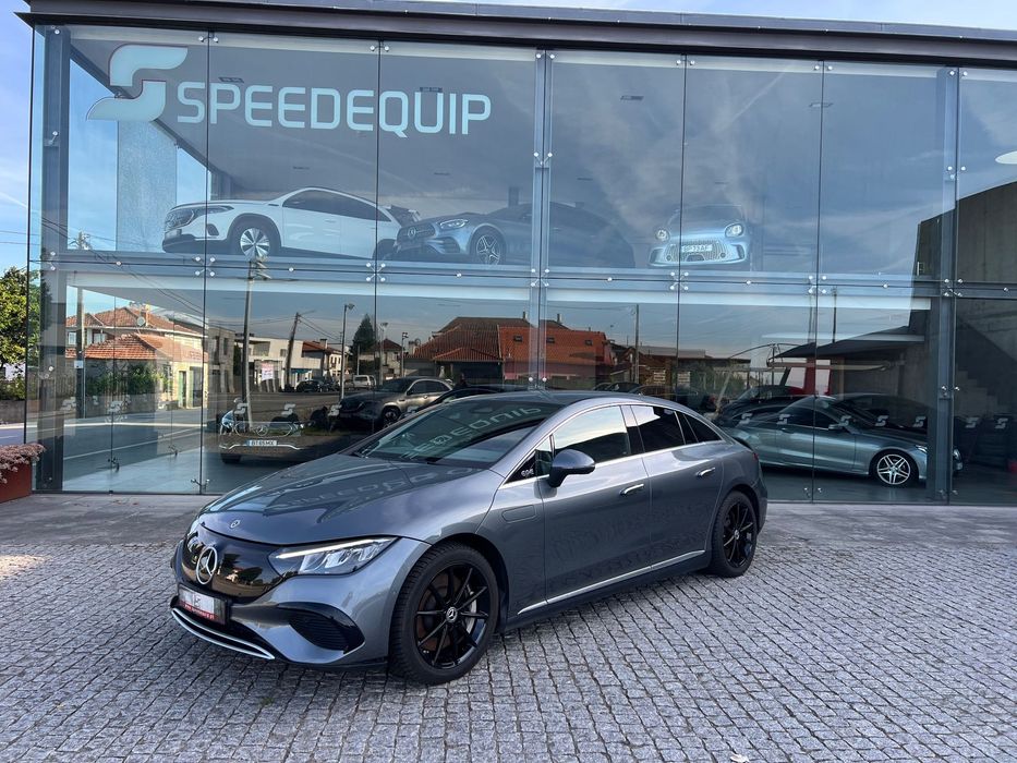 Mercedes-Benz EQE 300 Electric Art