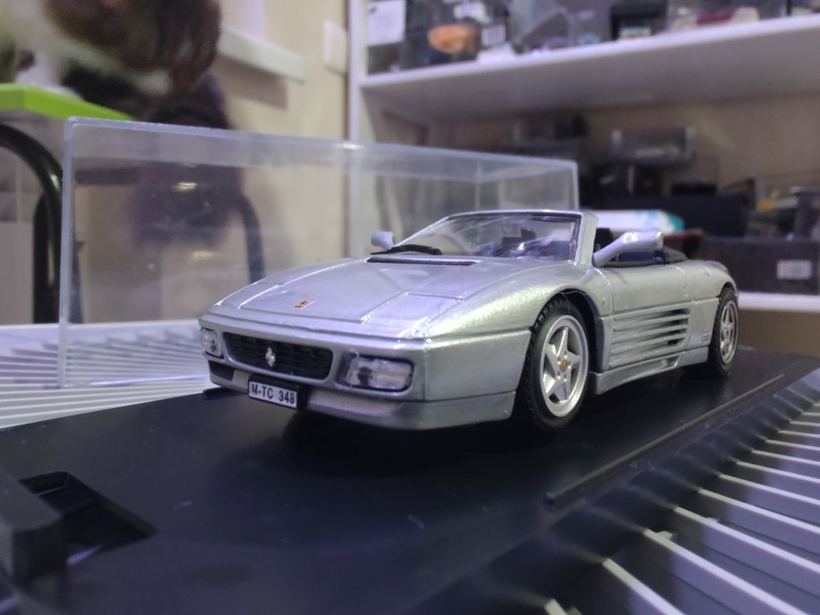 Маштабна модель Ferrari 348 spider. Bang. 1:43