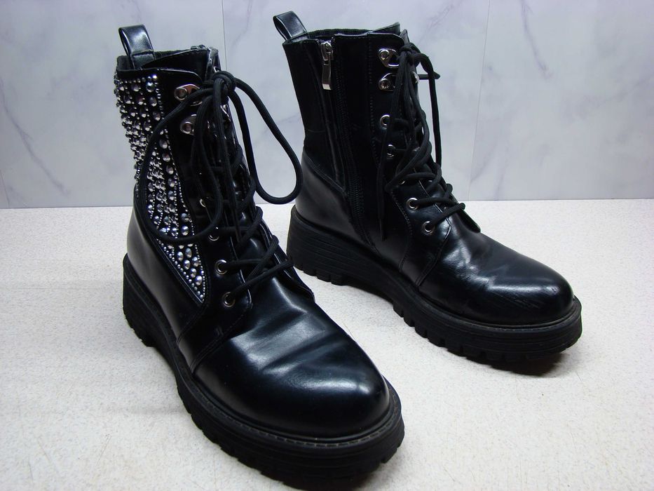 Czarne botki damskie R. 37 jak glany z cyrkoniami nieocieplane