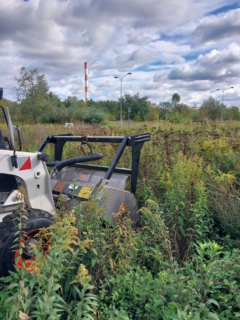 Mulczer leśny mulczowanie terenu karczowanie BOBCAT Warszawa I okolice