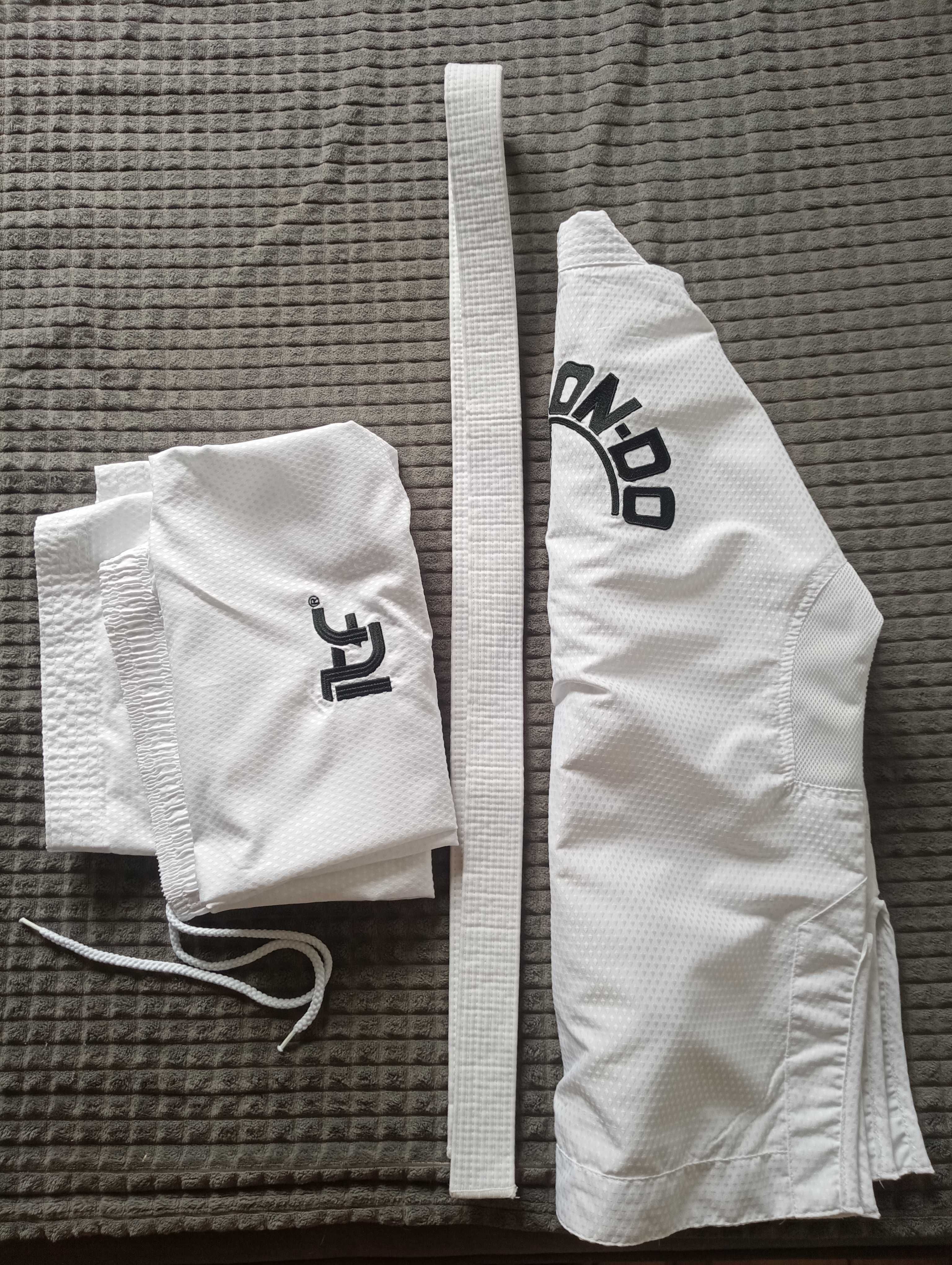 Do-bok teakwondo