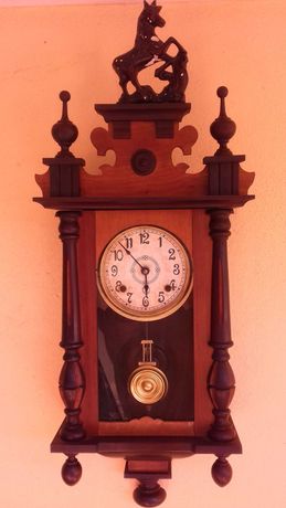 relógio de parede antigo Cavalinho