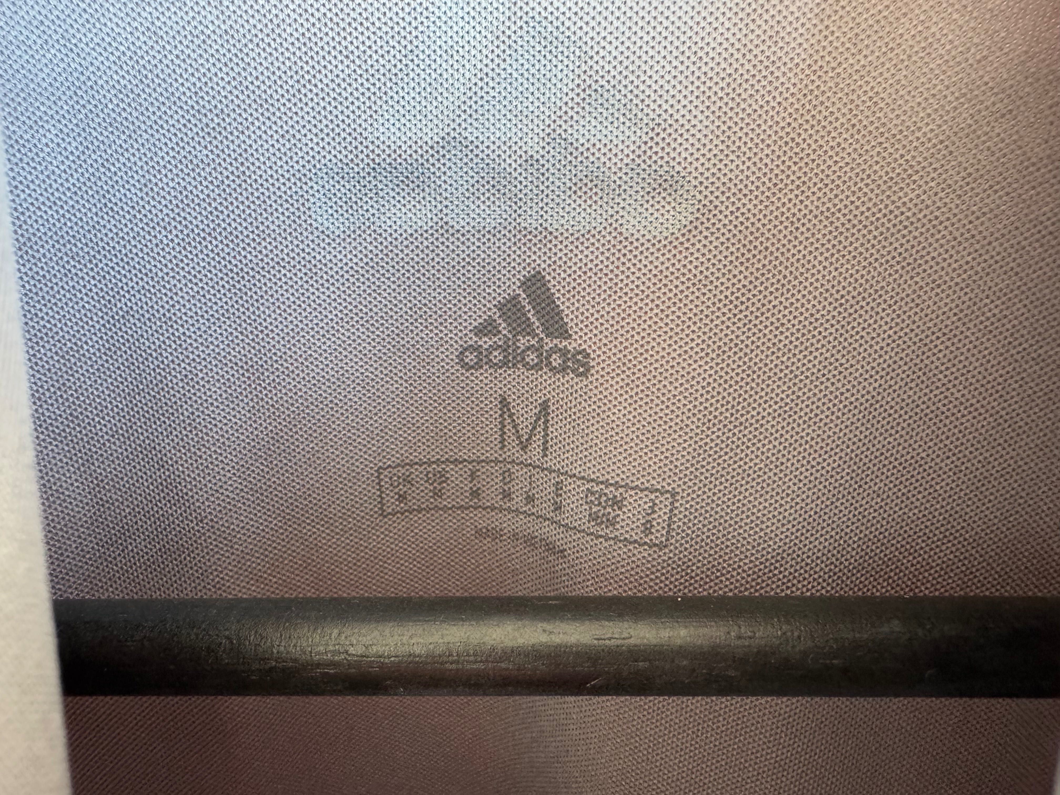 Adidas чоловіча спортивна футболка з воротником комірцем розмір M
