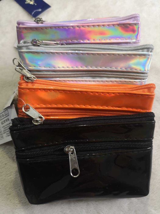 bolsinhas para senhora muitos giras e baratas NOVAS