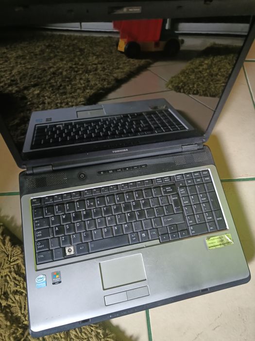 Sprzedam laptop toshiba