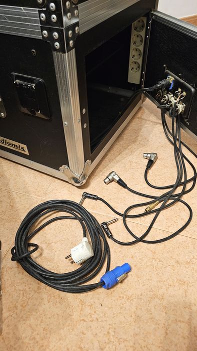 Rack PA madeira com prateleira deslizante