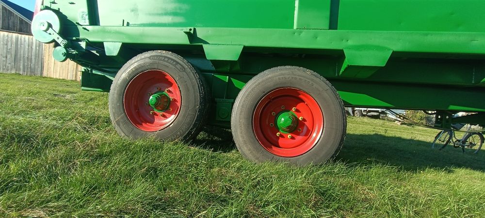 Przyczepą rolnicza tandem 14t wywrotka rozrzutnik skorupowa